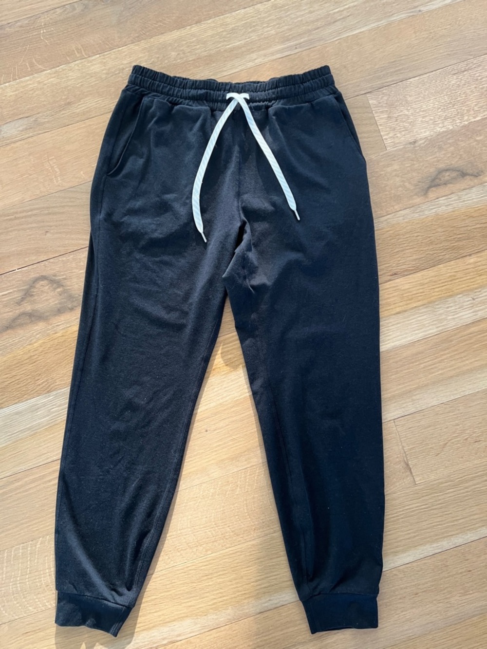 Vuori Black Ankle Performance Dream Knit Joggers S